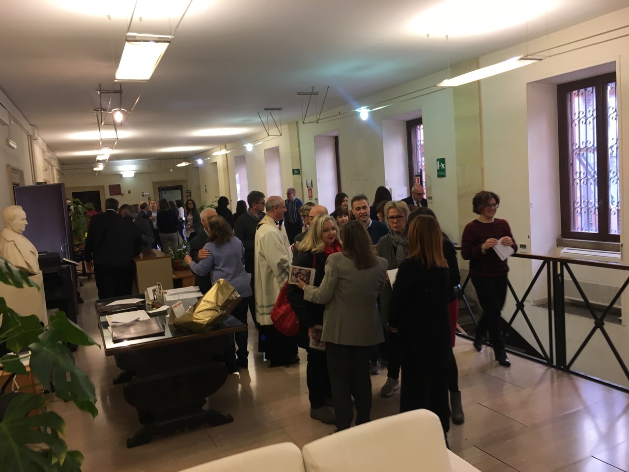 Uffici comunali con il Vangelo di Betania