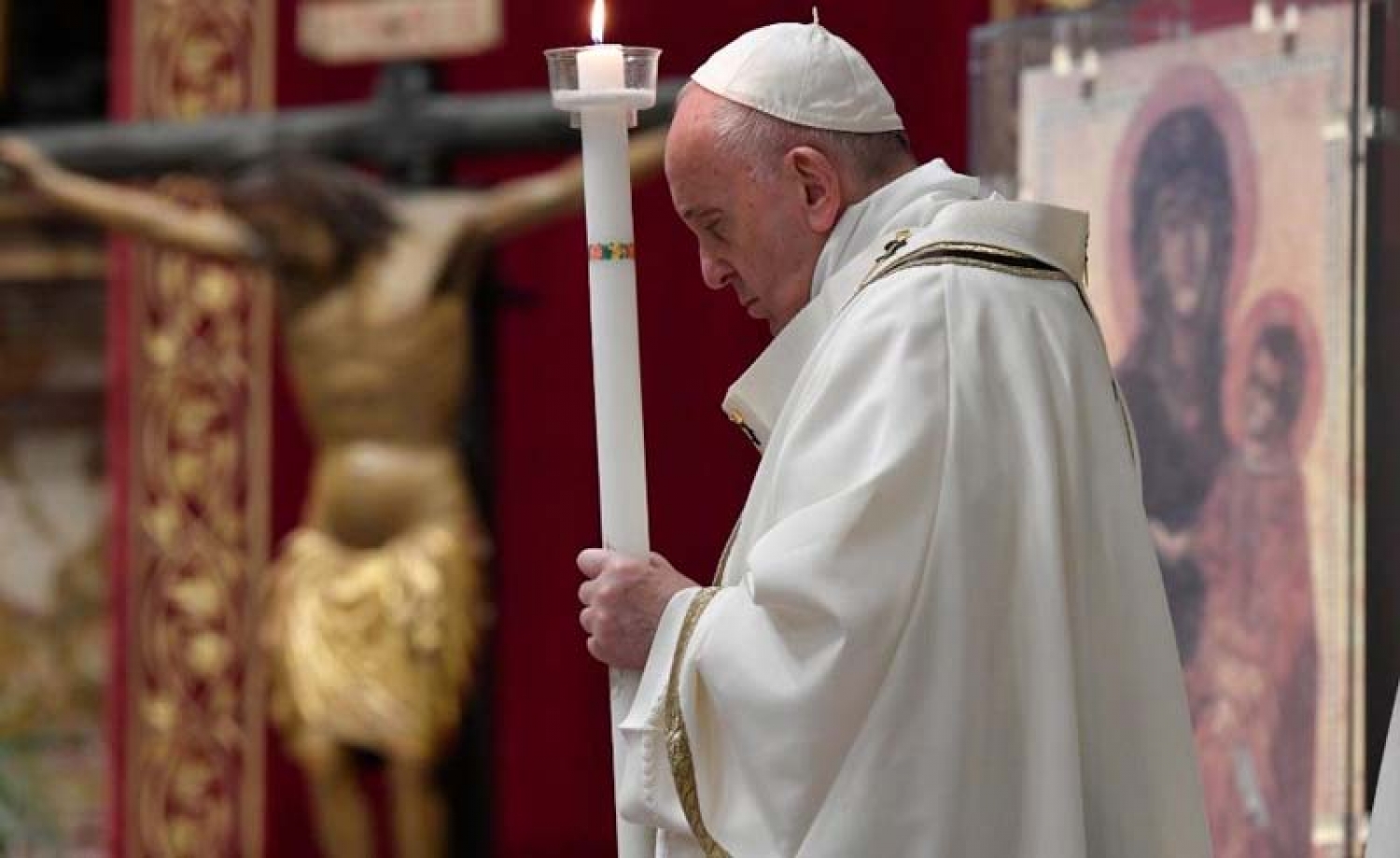 Il Papa: il Risorto ci dona il diritto ad una speranza nuova